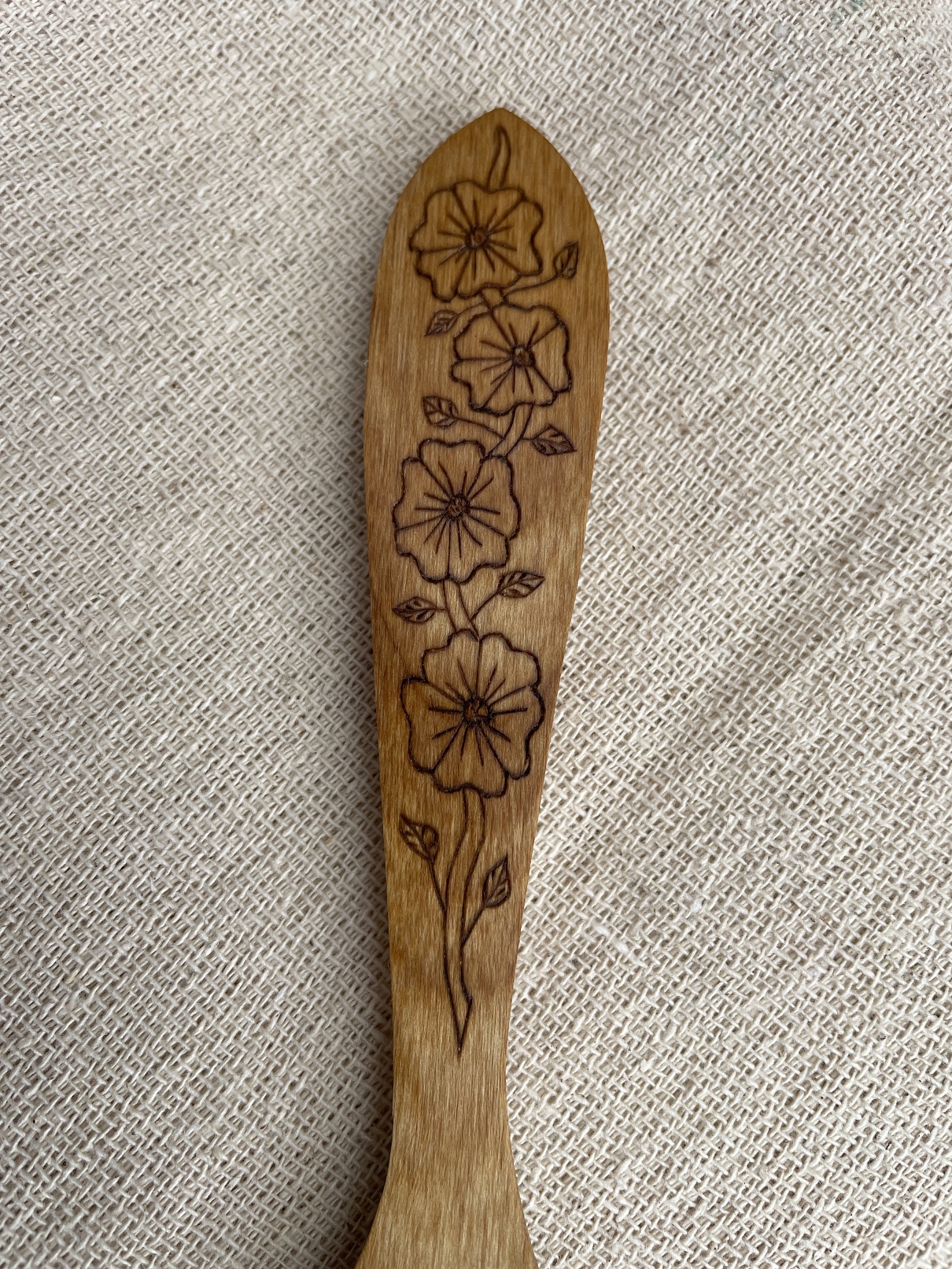 6½” hand carved tea spoon. Cherry with kolrose pattern. Tung oil finish. - Image 4